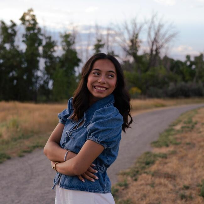Babysitter in Commerce City: Alizah