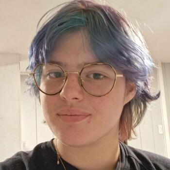 Babysitter in Vancouver: Adelia