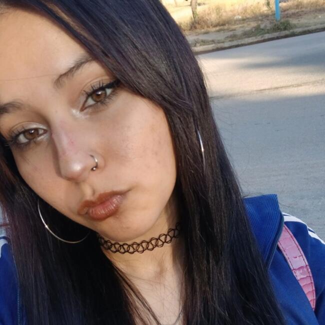 Babysitter in La Rioja: Ariana solange