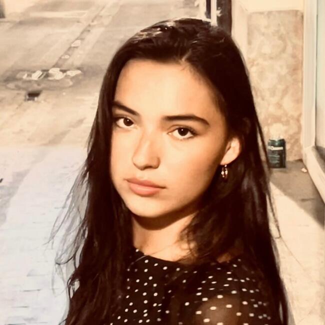 Babysitter in Tours: Yasmine