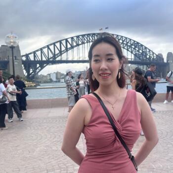 Babysitter in Singapore: Lee