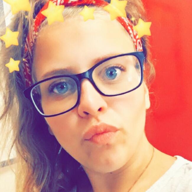 Babysitter in Mons: Melissa