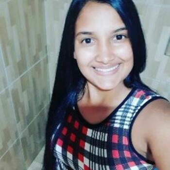 Babysitter in Goianápolis: Shenia