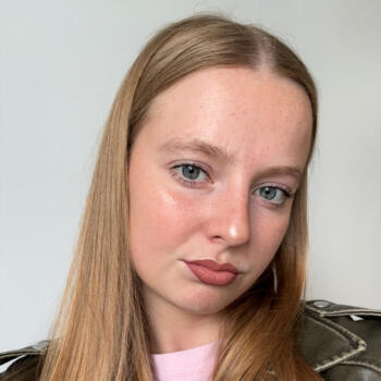 Babysitter in Lille: Nina