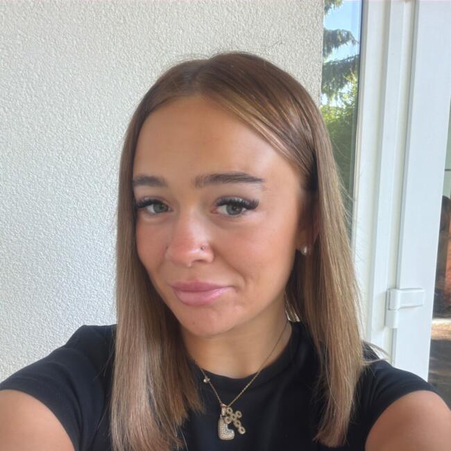 Babysitter in Etaux: Lea