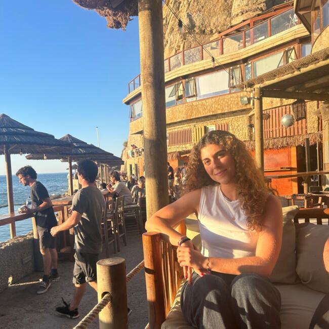 Babysitter em Cascais: Mariana