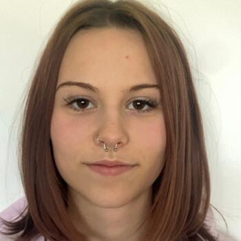 Babysitter Briey: Lou