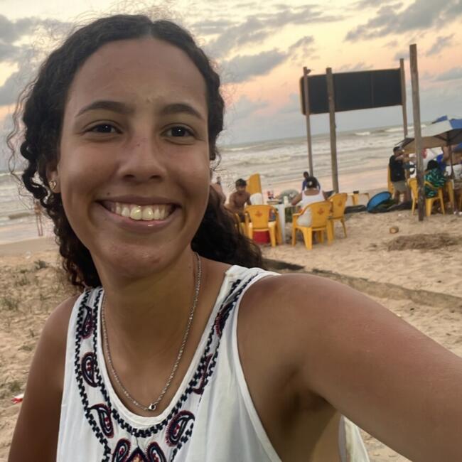 Babysitter in Barra dos Coqueiros: Darlayne