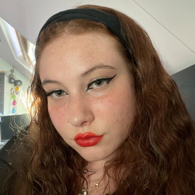 Babysitter in Gloucester: Syrine