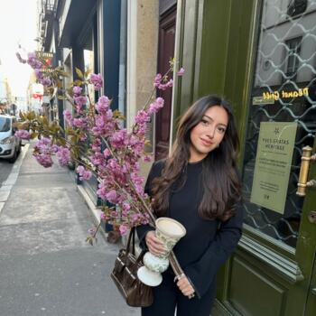 Babysitter in Paris: Kyara