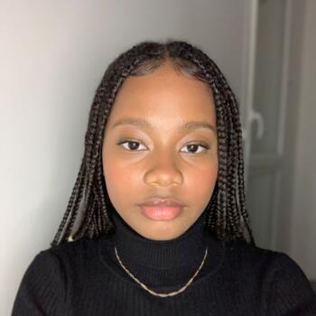 Babysitter in Melun: Shanii