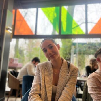 Babysitter in Bucharest: Irina