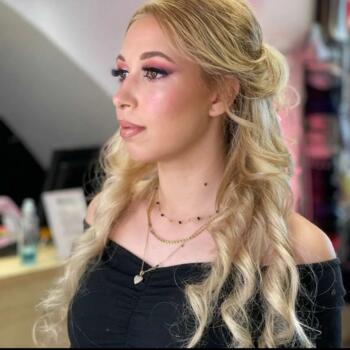 Δουλειά για babysitter στην περιοχή Χανιά: δουλειά φύλαξης παιδιών Κατερινα