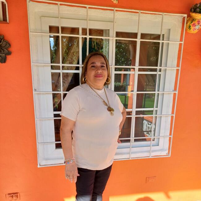 Babysitter in Sajalices: Carmen