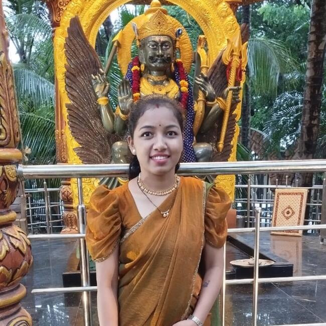 पुणे में बेबीसिटर: Neha kapil motirave