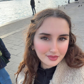 Babysitter in Marseille: Yasmine