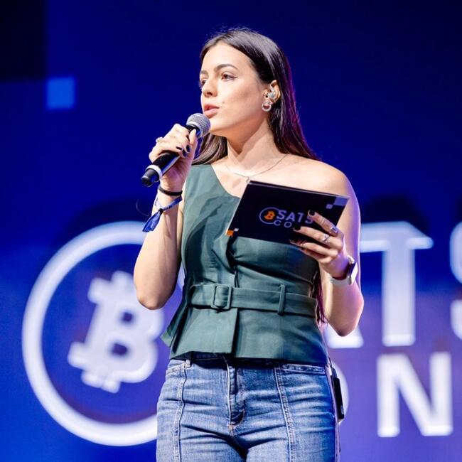 Babysitting job in Macaé: Isabela