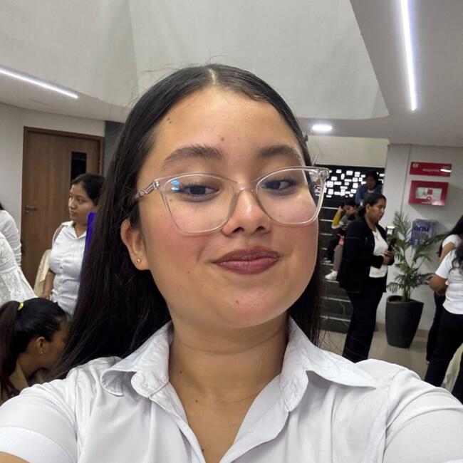 Babysitter in Santa Cruz: Isabel