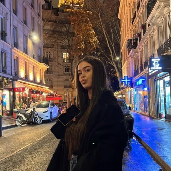 Babysitter in Ivry-sur-Seine: Kelly