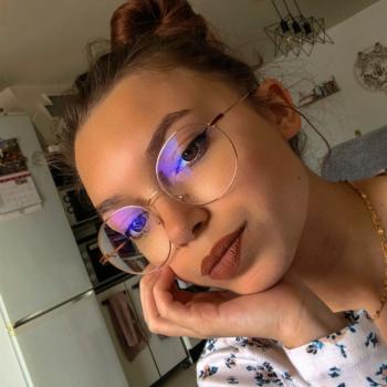 Baby-sitter in Nevers: Alicia