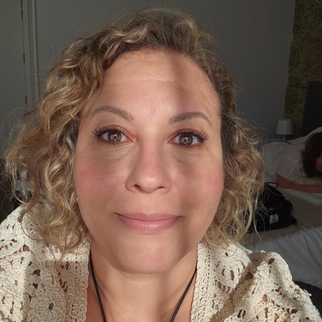 Babysitter in Almada: Daniela