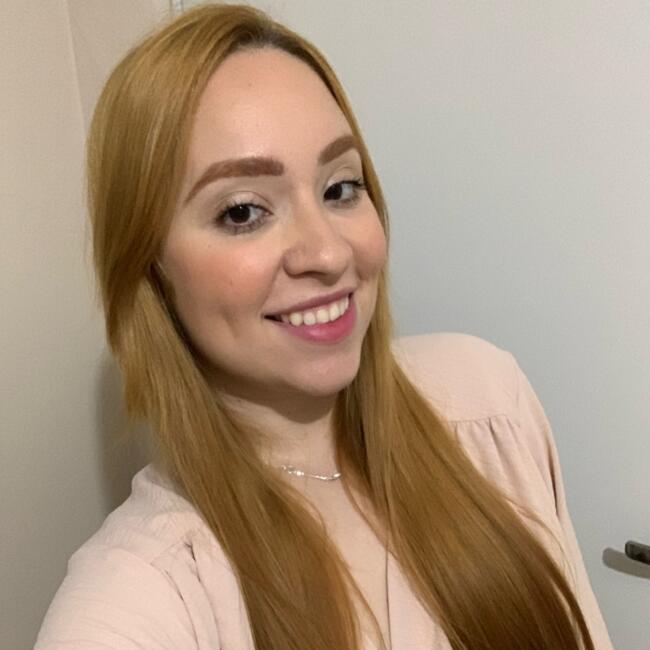 Babá em Votorantim: Julia