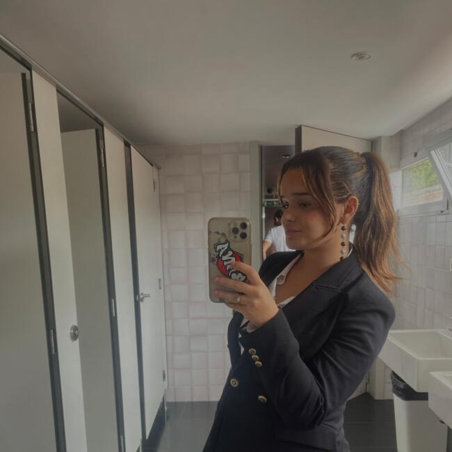 Babysitter in Faro: Rita