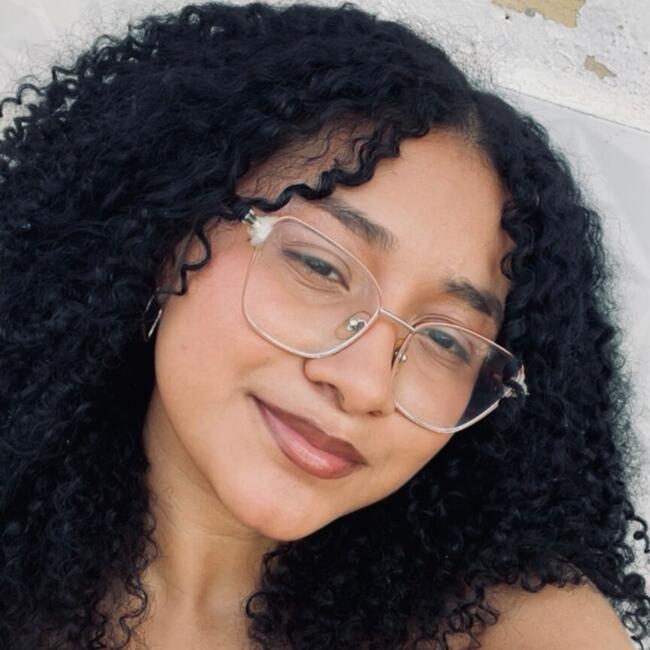 Babysitter in Belém: Aline