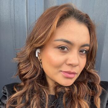 Babysitter in Colombes: Laura Katherine