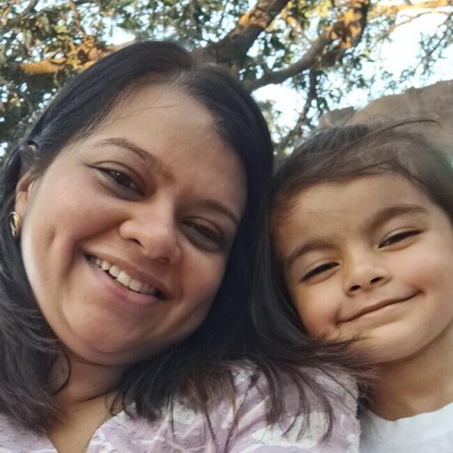 अहमदाबाद में बेबीसिटिंग की नौकरी: Radhika