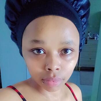 Babysitter in Riyadh: Nana