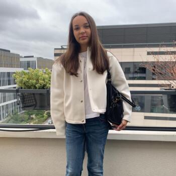 Babysitter in Bois-Colombes: Justine