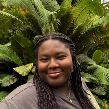 Babysitter in Saint Paul: Mya