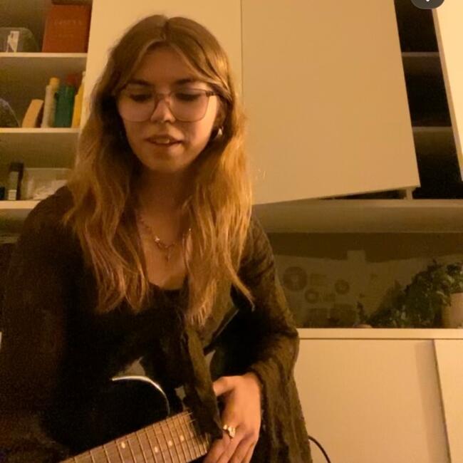 Babysitter in Kalmthout: Suze