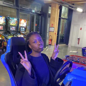 Babysitter in Saint-Ouen: Mama-mawa