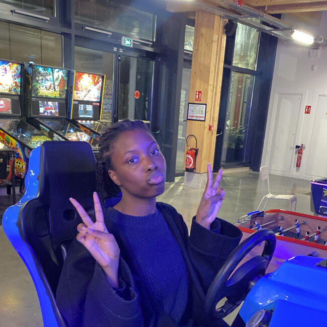 Babysitter in Saint-Ouen: Mama-mawa