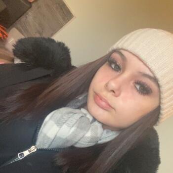 Babysitter in Dumbarton: Stephanie