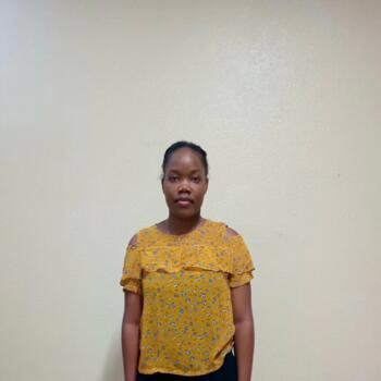 مربية أطفال الدوحة: Caren