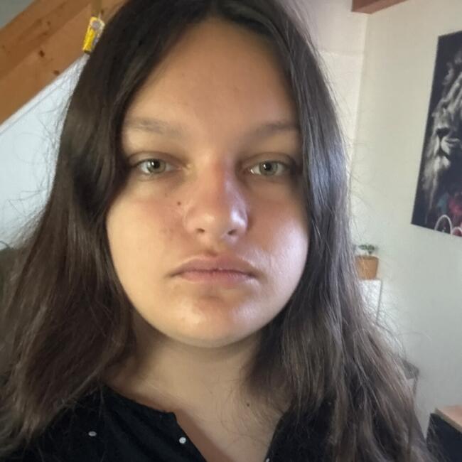 Babysitter in Croix-Chapeau: Clara
