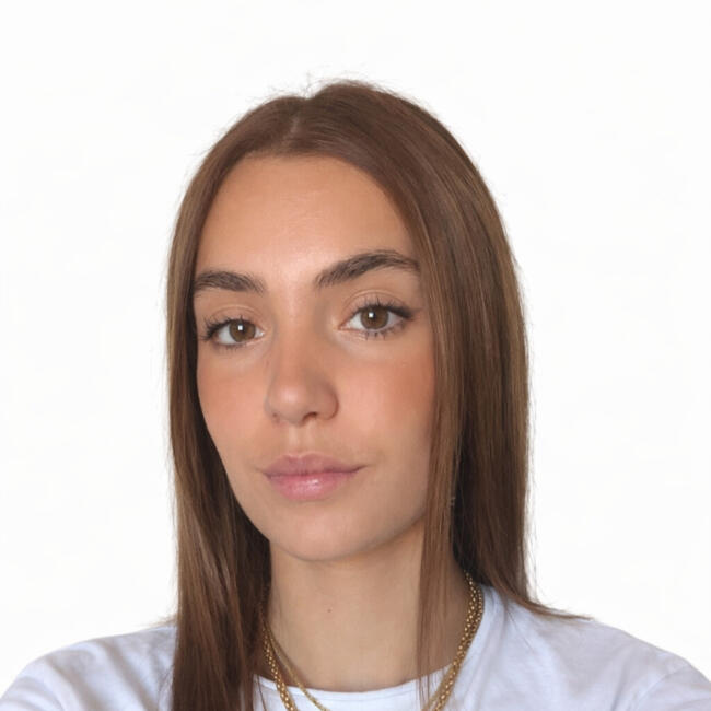 Babysitter in Aniane: Leelou