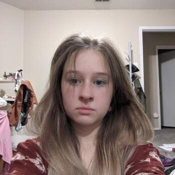 Babysitter in Little Elm: Kinzie Grace