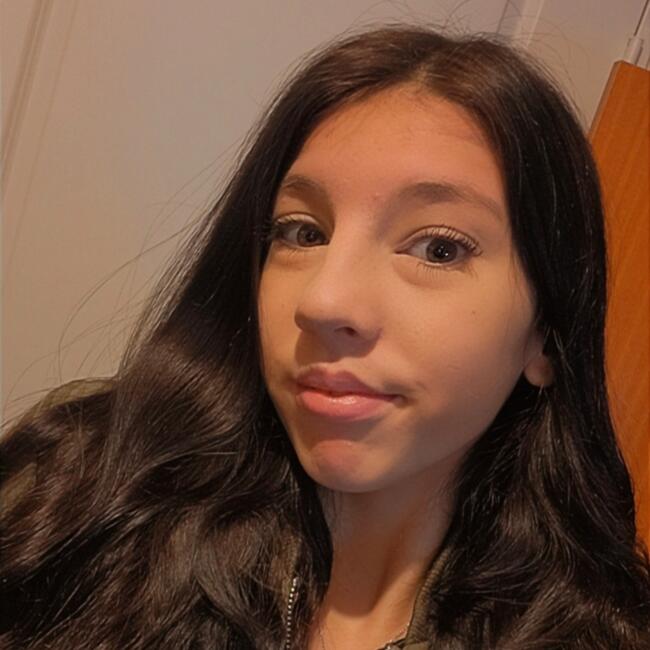 Babysitter in Bazeilles: Julia