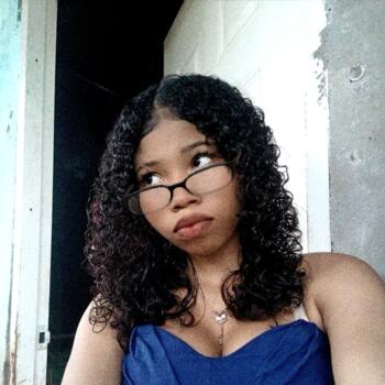 Babysitter in Burunga: Astrid