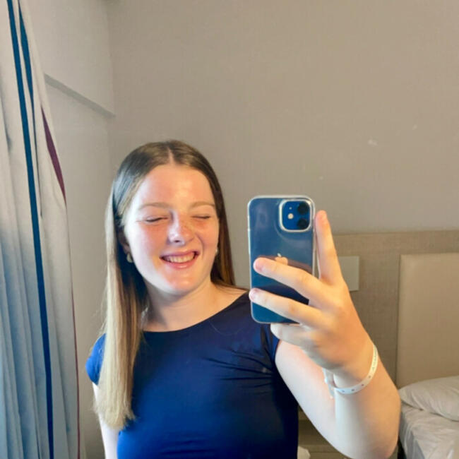 Babysitter in Altorf: Clara