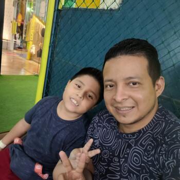 Babysitting job in Guayaquil: babysitting job Luis