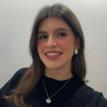 Babysitter em Almada: Daniela