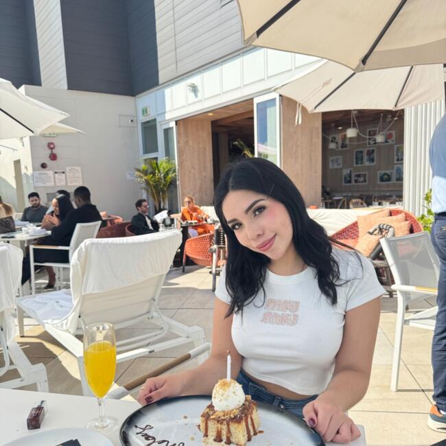 Baby-sitter in Toronto: Maria