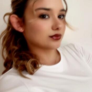 Babysitter in Tours: Zoe