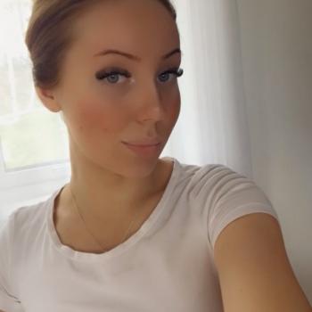Babysitter in Bro: Evelina