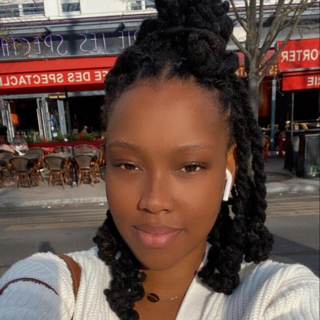 Babysitter in Reims: Alycia